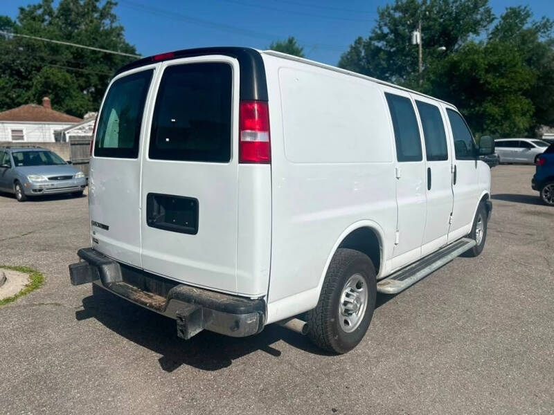 2022 Chevrolet Express 2500