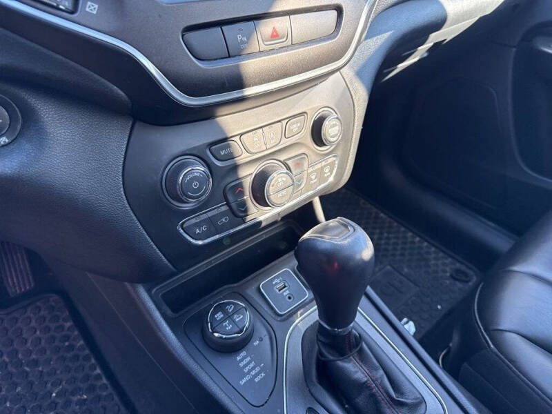 2020 Jeep Cherokee Trailhawk