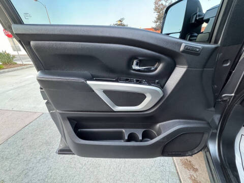 2017 Nissan Titan PRO-4X