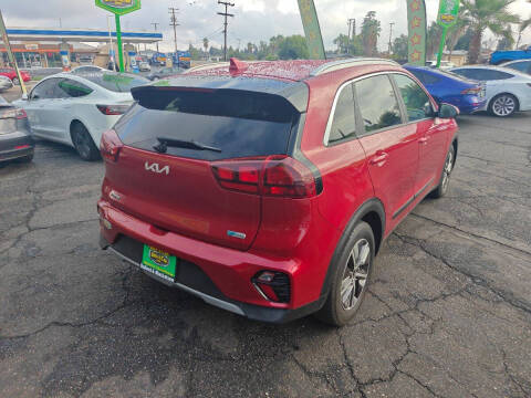 2022 Kia Niro LXS
