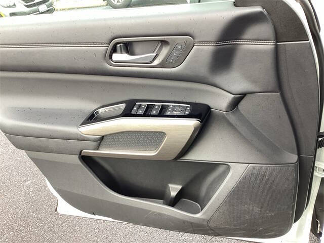 2023 Nissan Pathfinder Platinum