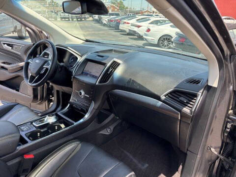 2020 Ford Edge Titanium