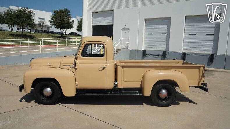 1951 International L 110