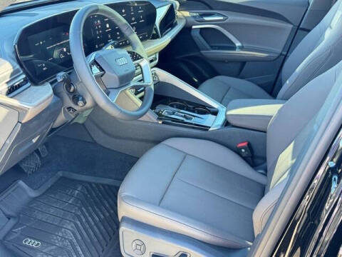 2025 Audi Q5 quattro Premium TFSI