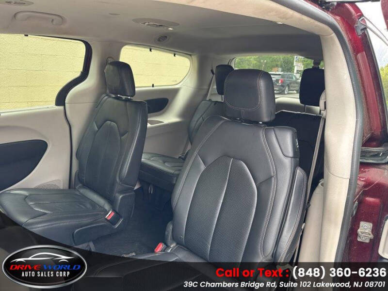 2017 Chrysler Pacifica Touring-L Plus