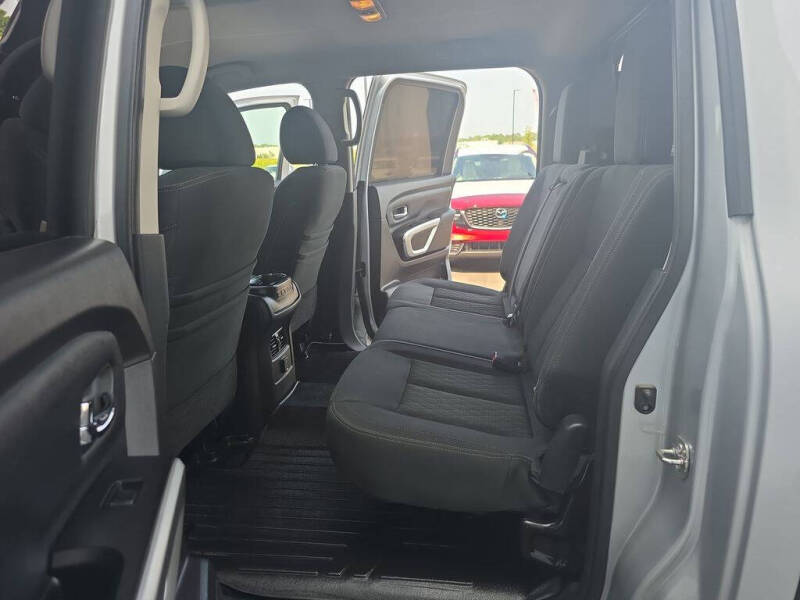 2018 Nissan Titan SV