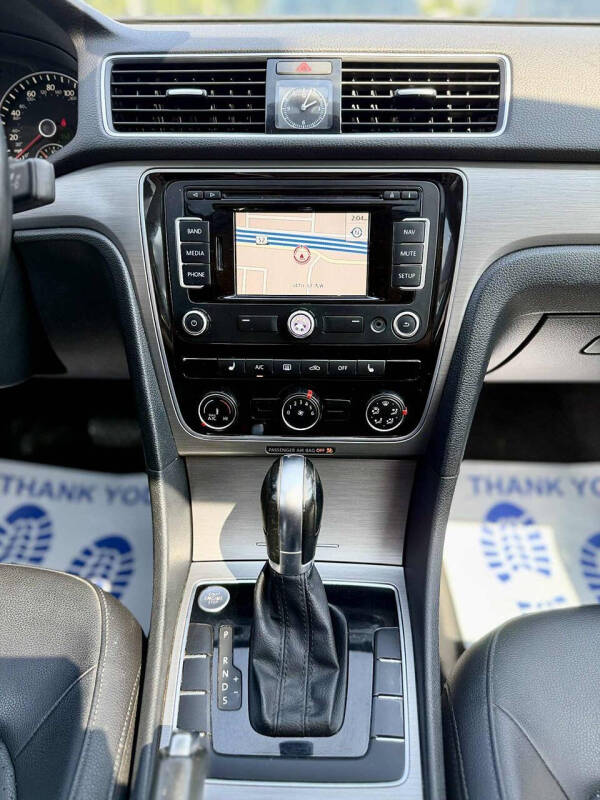 2015 Volkswagen Passat 1.8T SE