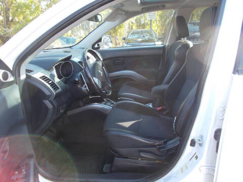 2008 Mitsubishi Outlander SE