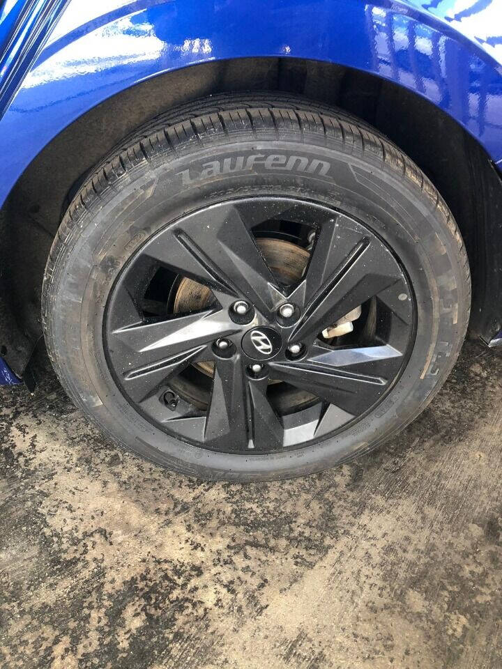 2021 Hyundai Elantra  - $18,800