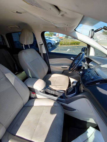 2017 Ford C-MAX Hybrid SE