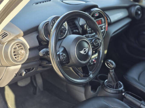 2015 MINI Hardtop 4 Door Cooper
