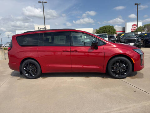 2027 Chrysler Pacifica Limited