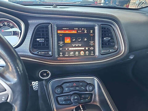 2015 Dodge Challenger SXT Plus