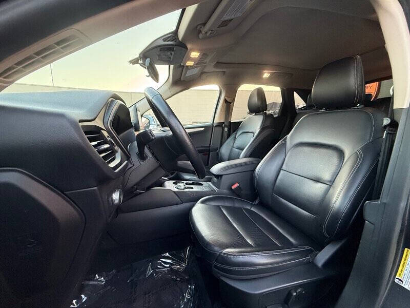 2020 Ford Escape SEL