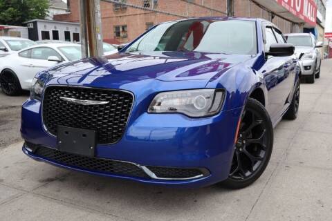 2019 Chrysler 300 for sale at HILLSIDE AUTO MALL INC in Jamaica NY