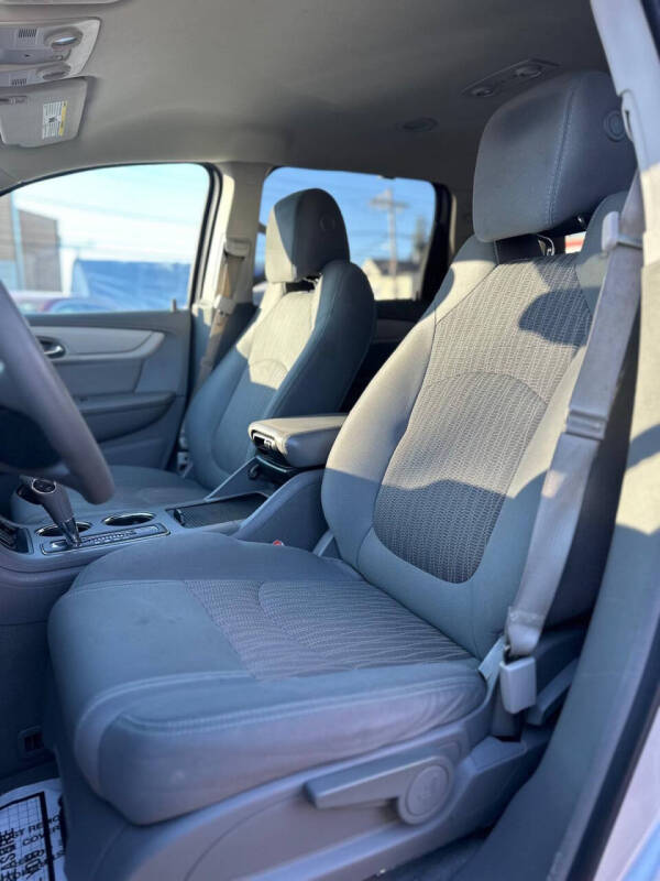 2017 Chevrolet Traverse LS