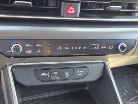 2026 Kia Carnival LX