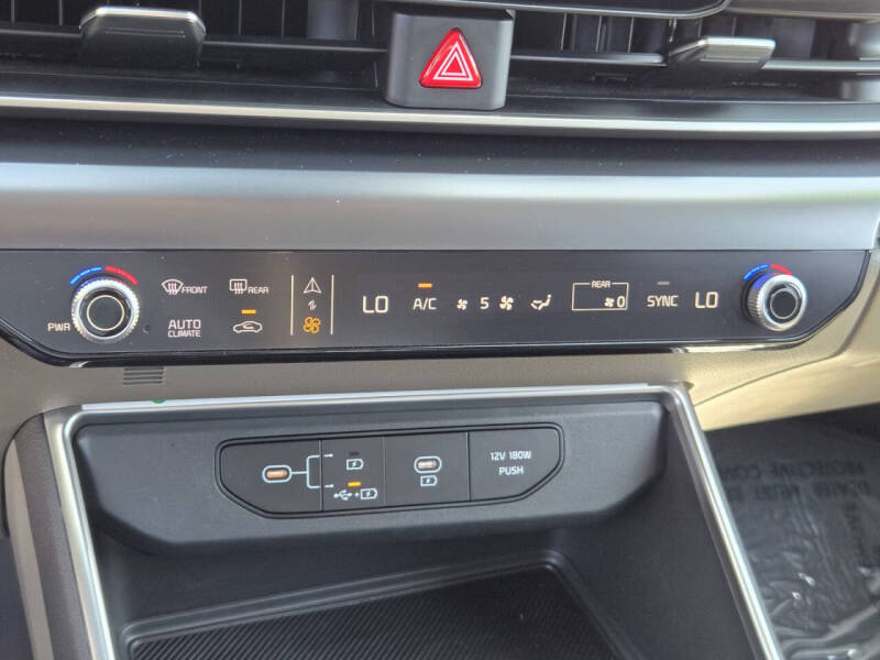 2026 Kia Carnival LX