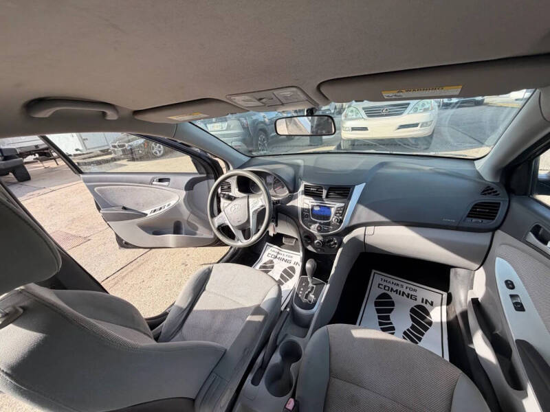 2013 Hyundai Accent GLS