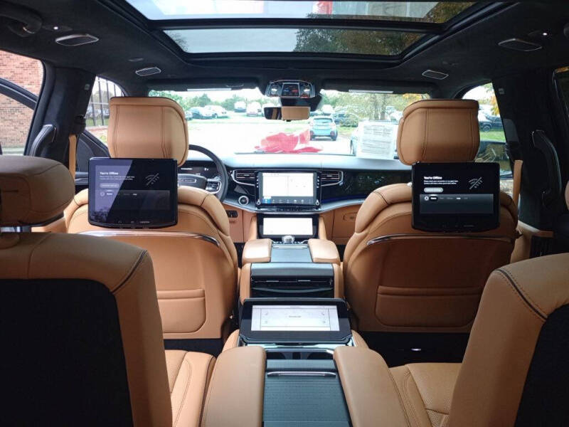 2023 Jeep Grand Wagoneer L Series III