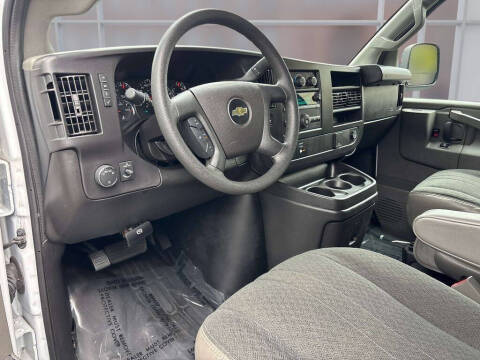 2024 Chevrolet Express 2500