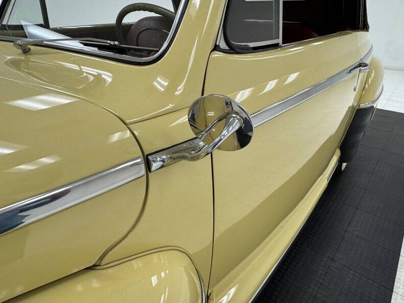 1947 Ford Super Deluxe