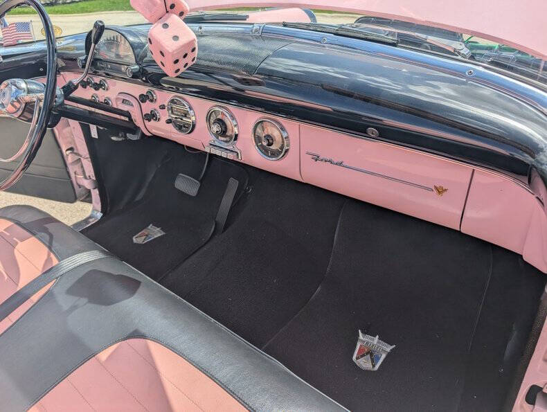 1955 Ford Sunliner