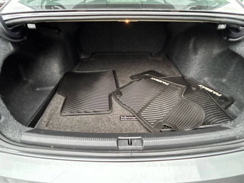 2017 Volkswagen Passat 1.8T R-Line