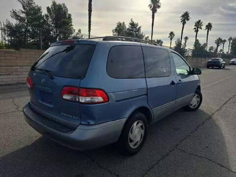 2003 Toyota Sienna