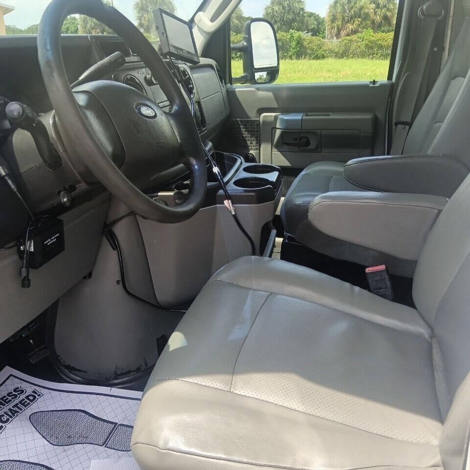 2015 Ford E-Series Box Truck - $11,500