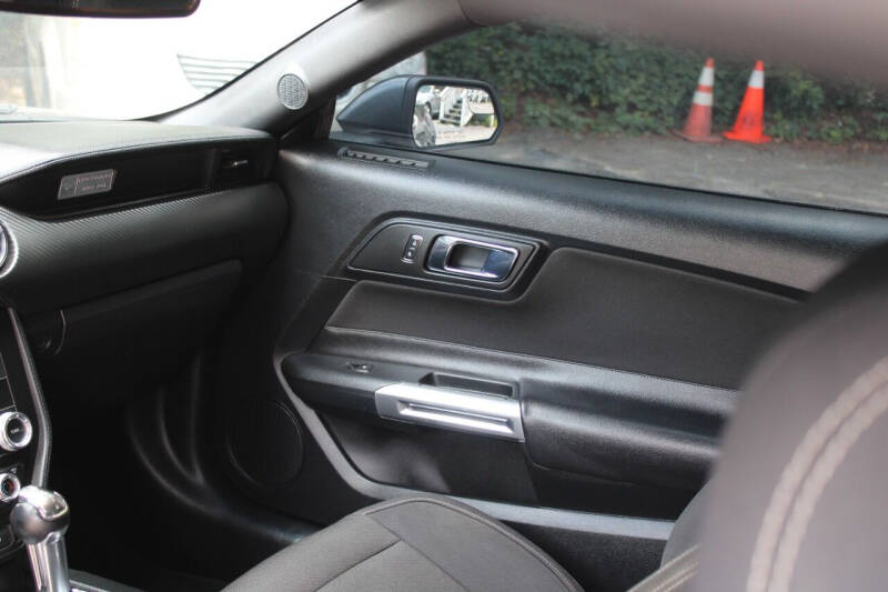 2015 Ford Mustang V6