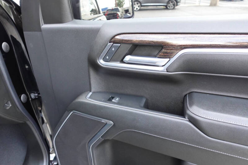 2024 GMC Sierra 1500 Elevation Standard