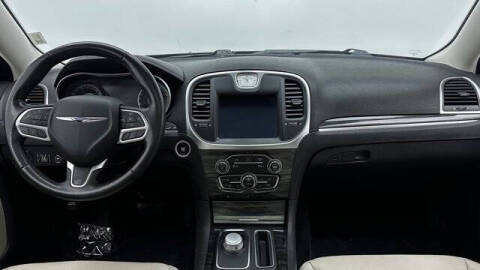 2021 Chrysler 300 Touring L