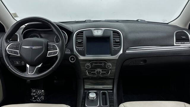 2021 Chrysler 300 Touring L