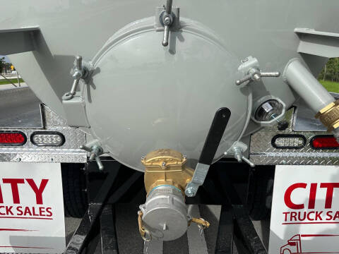 2014 Freightliner M2 106