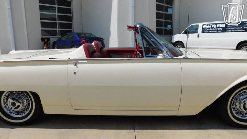 1962 Ford Thunderbird