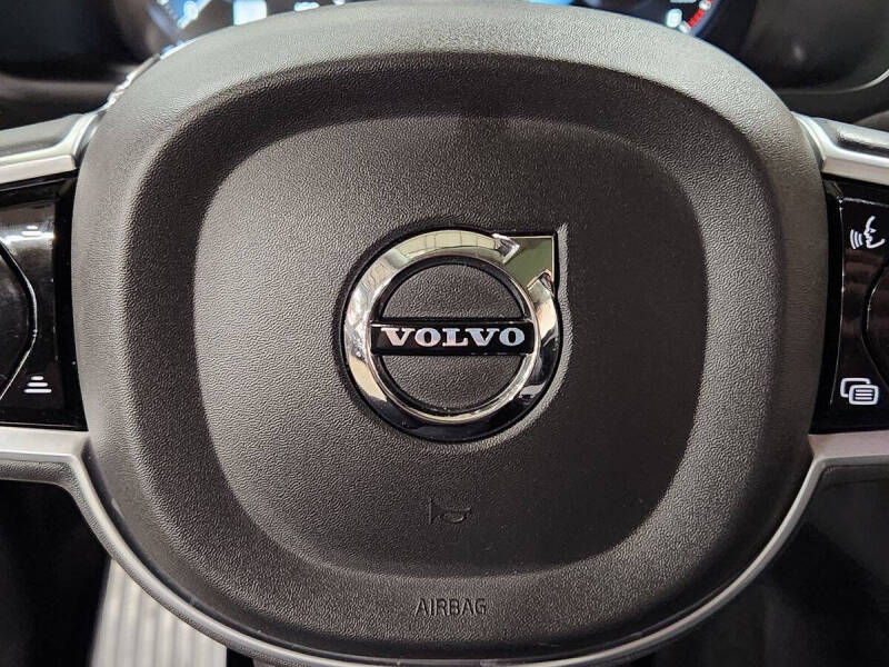 2022 Volvo XC90 T6 Inscription 6-Passenger