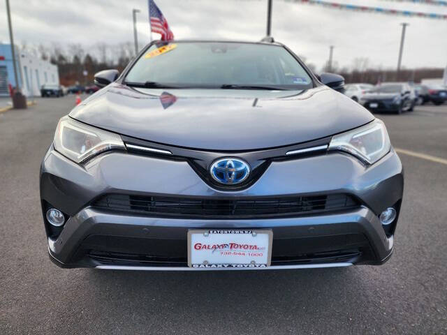 2017 Toyota RAV4 Hybrid XLE