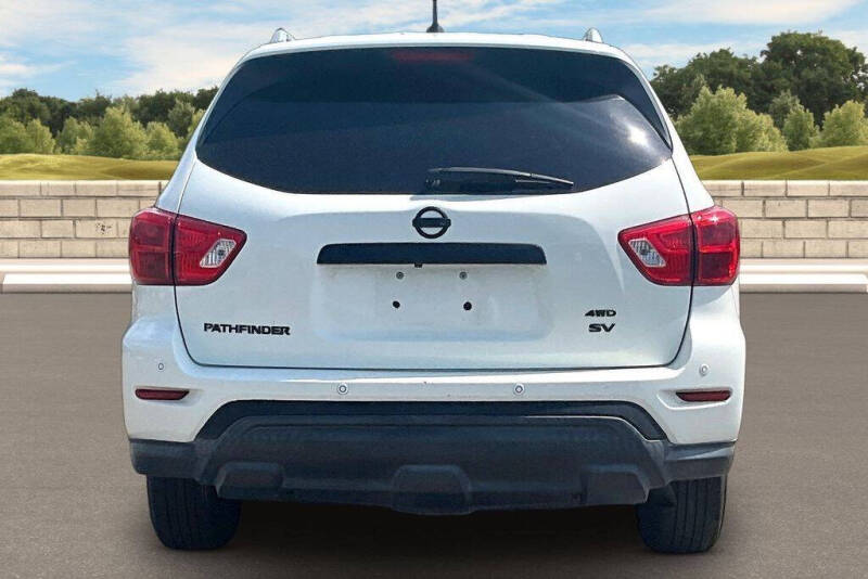 2018 Nissan Pathfinder SV