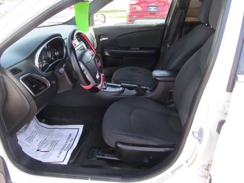 2011 Chrysler 200 Touring