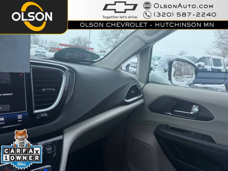 2024 Chrysler Pacifica Touring L