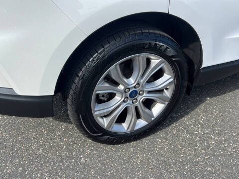 2022 Ford Edge Titanium