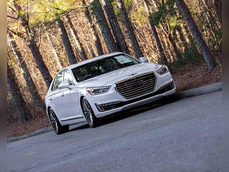 2017 Genesis G90