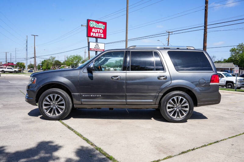 2016 Lincoln Navigator Select