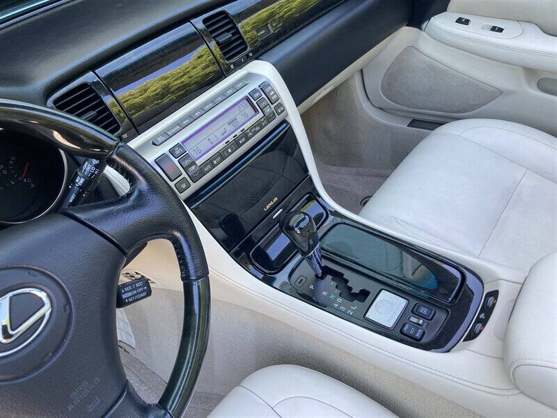 2004 Lexus SC 430