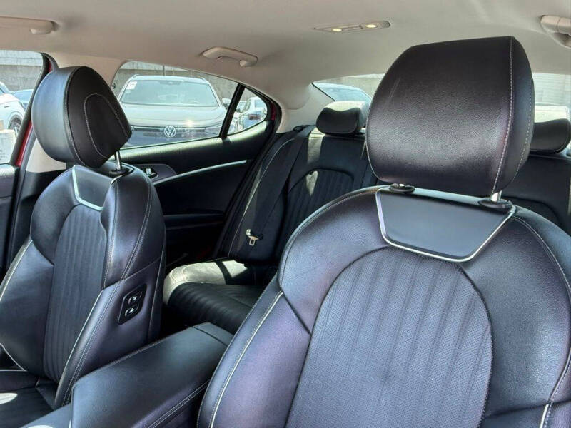 2022 Genesis G70