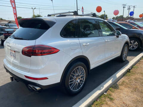 2016 Porsche Cayenne S