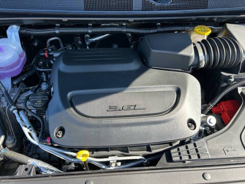 2025 Chrysler Voyager LX