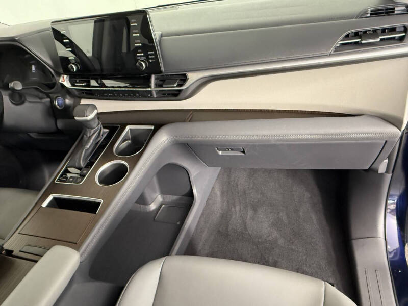 2022 Toyota Sienna XLE 7-Passenger