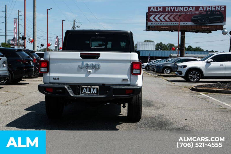 2023 Jeep Gladiator Overland